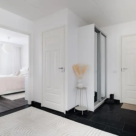 Upea Kattohuoneisto! Sauna Ilmastointi Sekae 55
