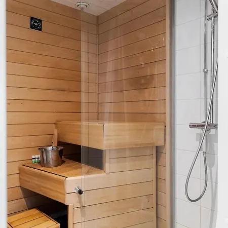 Upea Kattohuoneisto! Sauna Ilmastointi Sekae 55