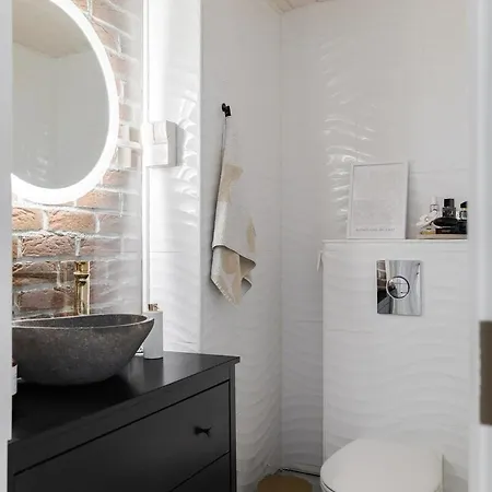 Upea Kattohuoneisto! Sauna Ilmastointi Sekae 55